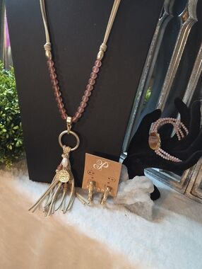 Plunder Ensemble Featuring a Beaded Tassel Pendant Necklace in Mauve and Tan